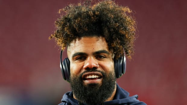 Closeup of Cowboys running back Ezekiel Elliott before a game.